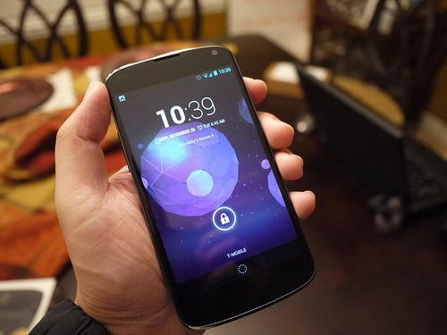 Iphone 5 đọ dáng với samsung galaxy s3 và nexus 4 - 4