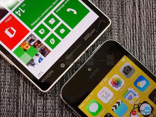 Iphone 5s và nokia lumia icon đọ dáng - 3
