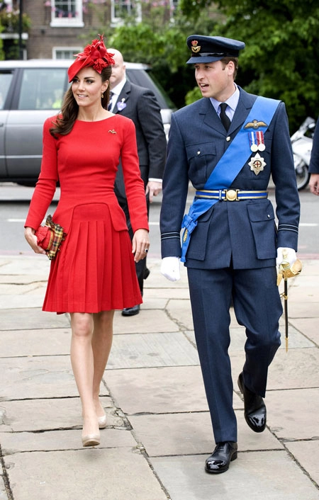 Kate middleton - công nương chuộng váy alexander mcqueen - 5