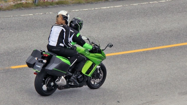 Kawasaki ninja 1000 2013 sinh ra có phải để chinh phục những cung đường - 8