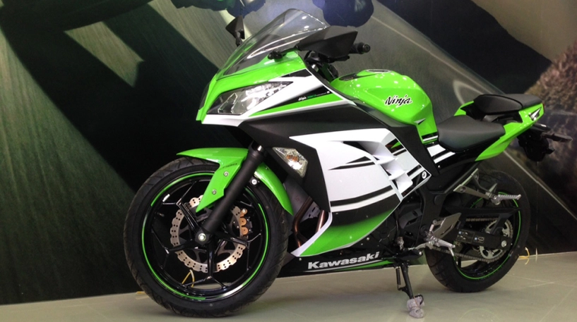 Kawasaki ninja 300 chính hãng giá 196 triệu đồng - 2