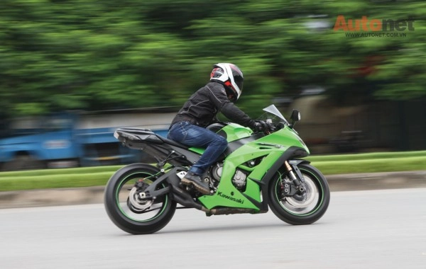 Kawasaki ninja zx-10 một trong những kẻ dẫn đầu về tốc độ - 4