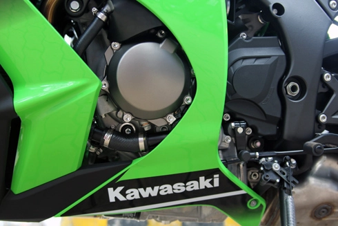 Kawasaki ninja zx-10r 2015 vừa cập cảng sài gòn - 9