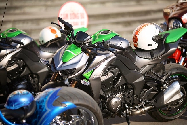 Kawasaki z1000 2014 cùng dàn mô tô khủng đi rước dâu tại hà nội - 3