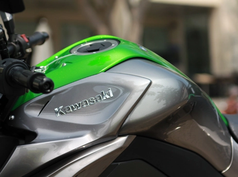 Kawasaki z1000 2014 - lanh lẹ trên phố - 11