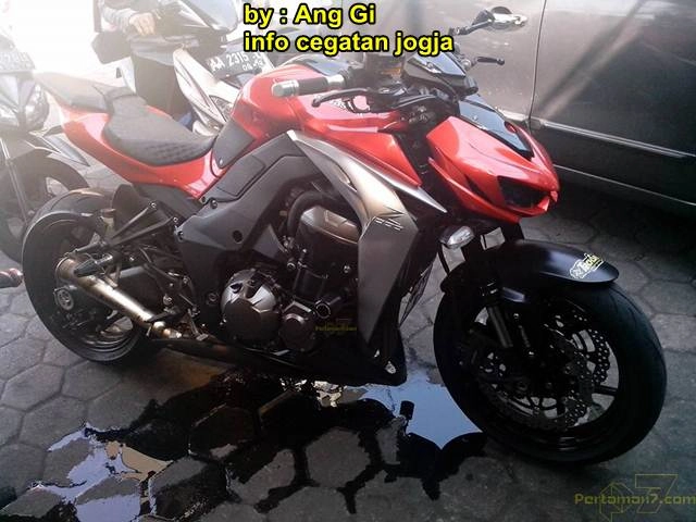 Kawasaki z1000 bể lóc máy vì tông yamaha vega zr - 1