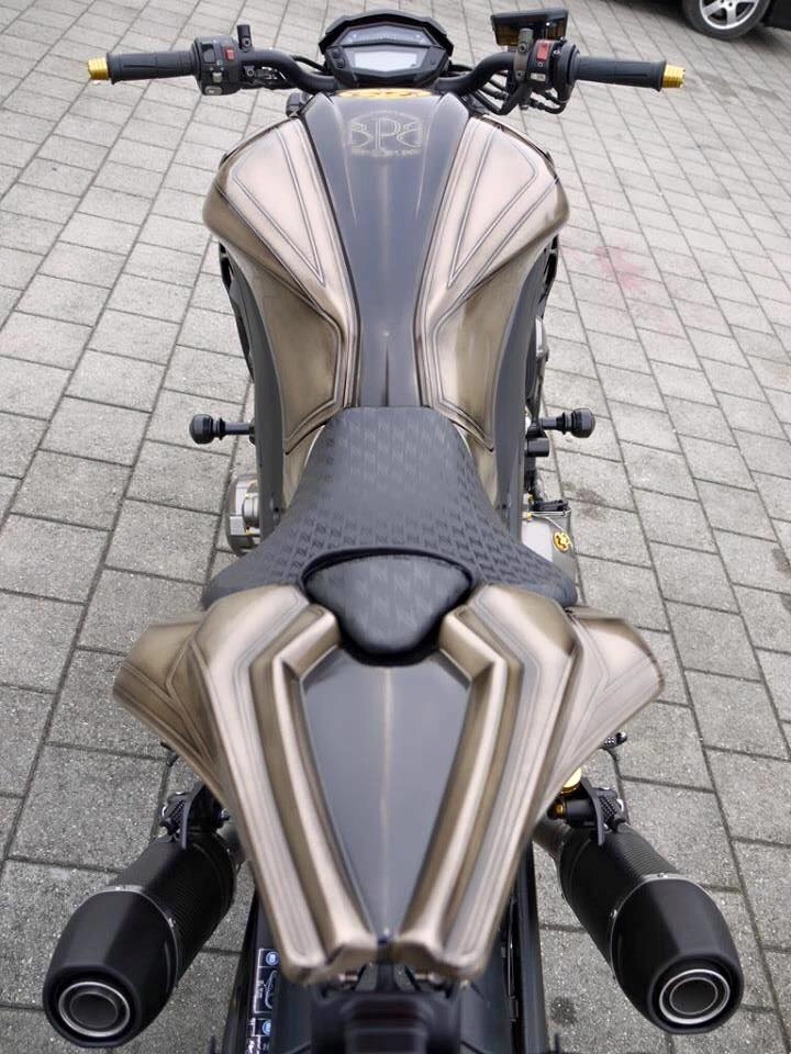 Kawasaki z1000 độ phá cách với cặp bánh căm siêu khủng - 3