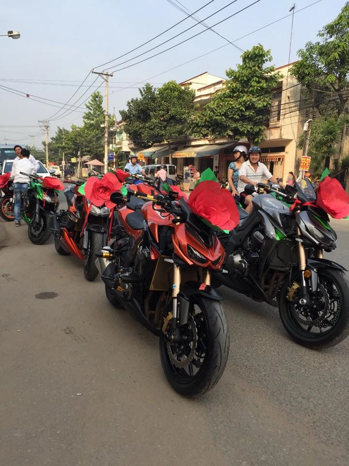 Kawasaki z1000 đời 2014 tham gia rước dâu hoành tráng - 5