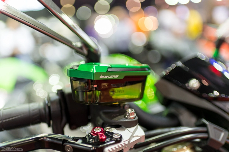 Kawasaki z1000 lên đồ chơi biker tại bangkok motor show 2015 - 16