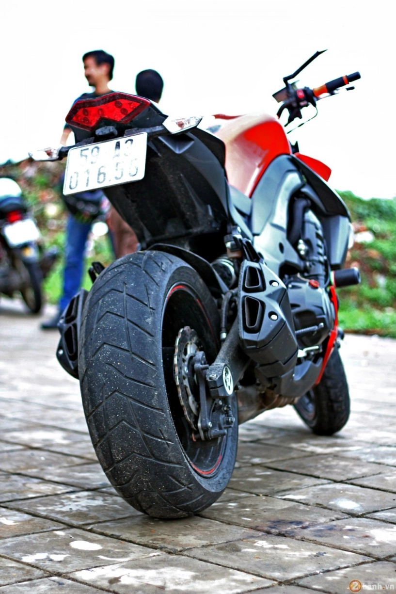 Kawasaki z1000 so dáng cùng suzuki gsx r600 - 8