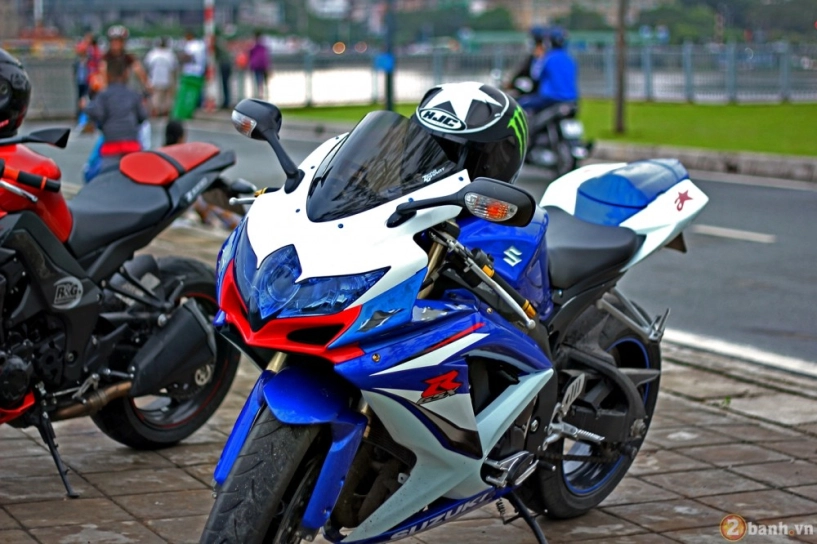 Kawasaki z1000 so dáng cùng suzuki gsx r600 - 10