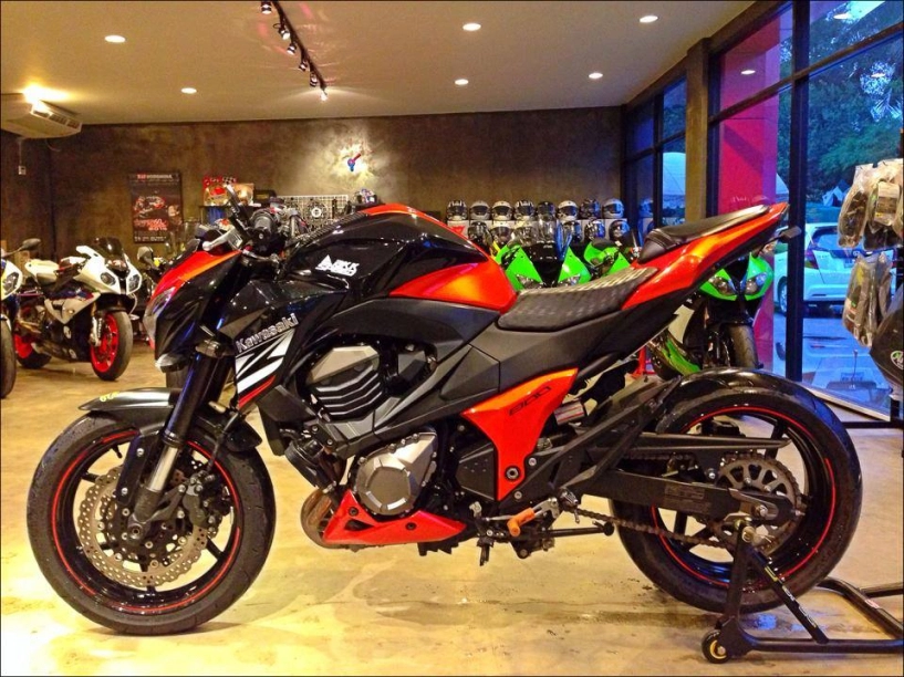 Kawasaki z800 đỏ đen mạnh mẽ cùng austin racing - 3