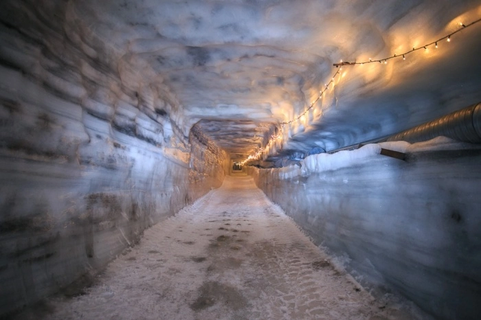 Khám phá hang động băng tuyệt đẹp ở iceland - 3