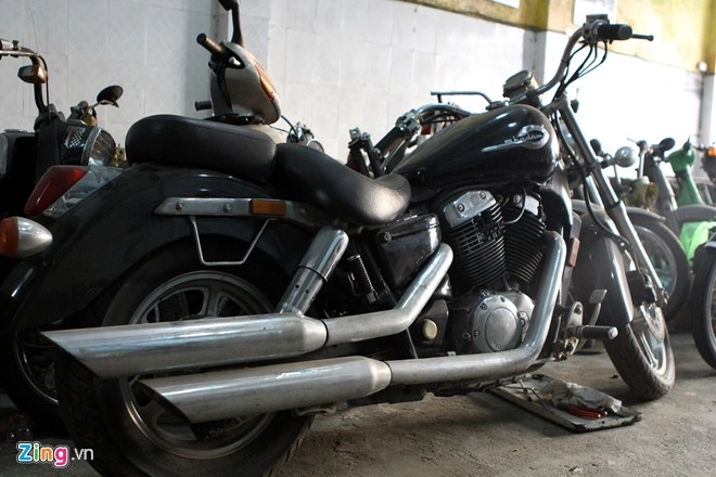 Kho xe môtô cũ trong xưởng phục chế ở hà nội - 4