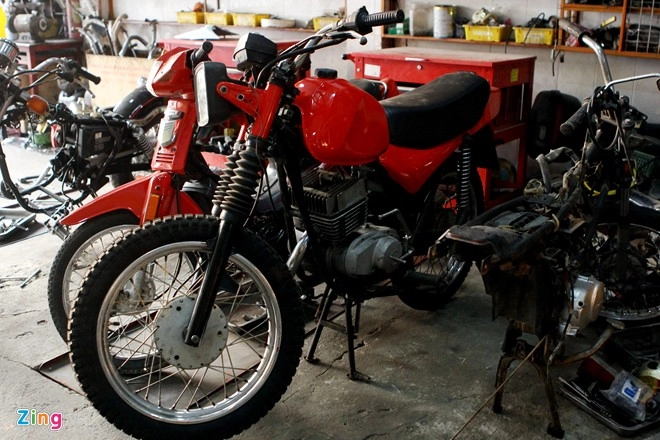 Kho xe môtô cũ trong xưởng phục chế ở hà nội - 10