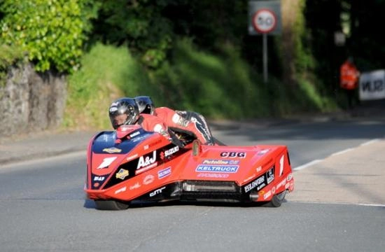 Kỉ lục tốc độ hạng solo bị phá vỡ tại iom tt 2015 - 11