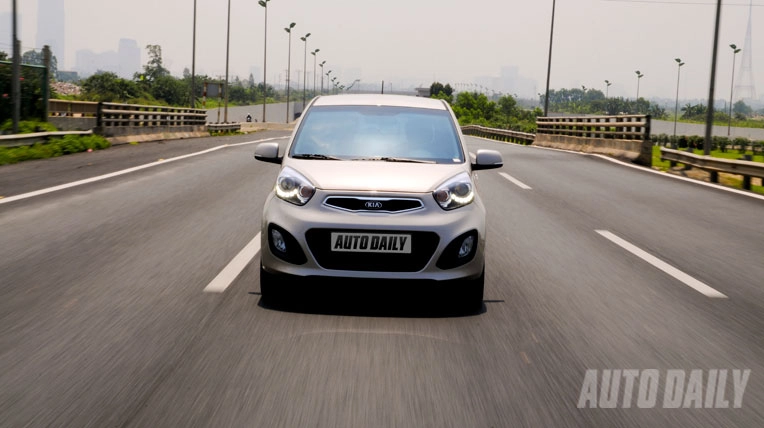 Kia morning và hyundai grand i10 so tài xế nhỏ - 19