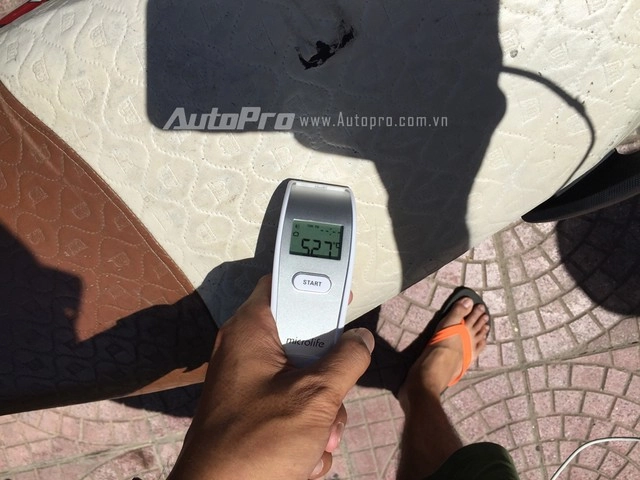 Kiểm tra độ nóng của yên và cốp xe dưới trời nắng kỷ lục - 7