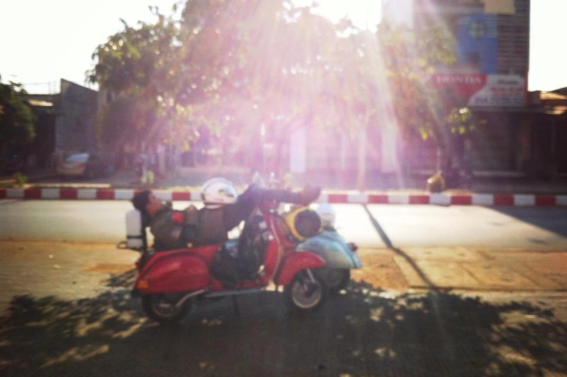 Kinh ngạc vespa cổ phượt sài gòn lũng cú - 20