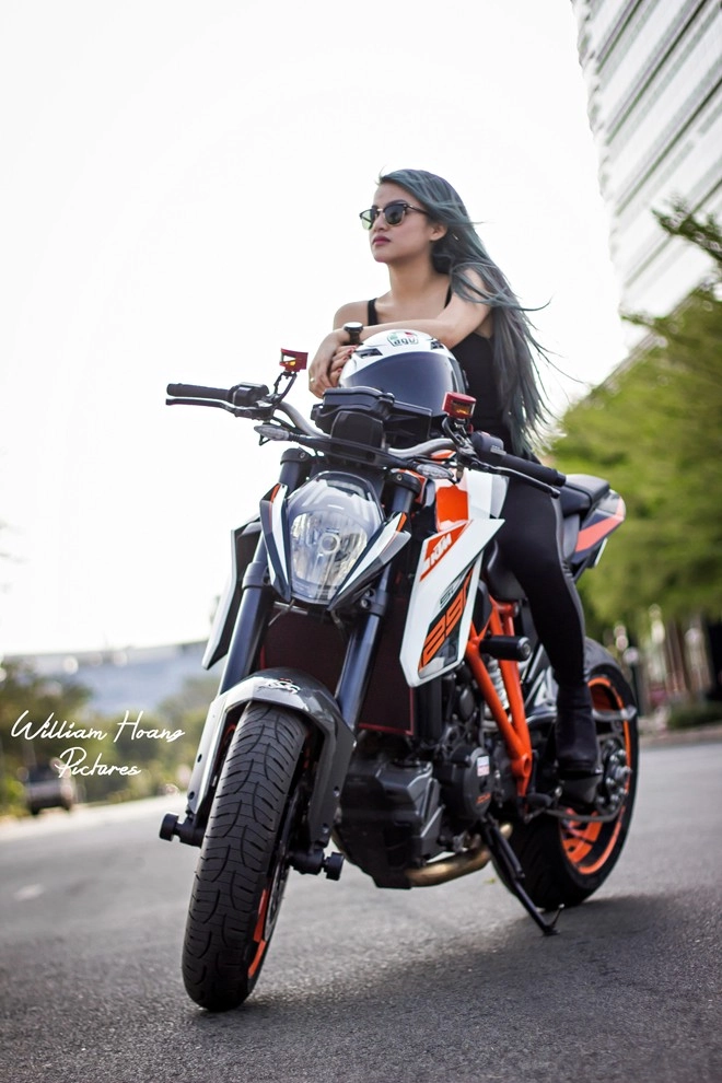 Ktm 1290 super duke r đọ dáng cùng nữ dj sài gòn - 3