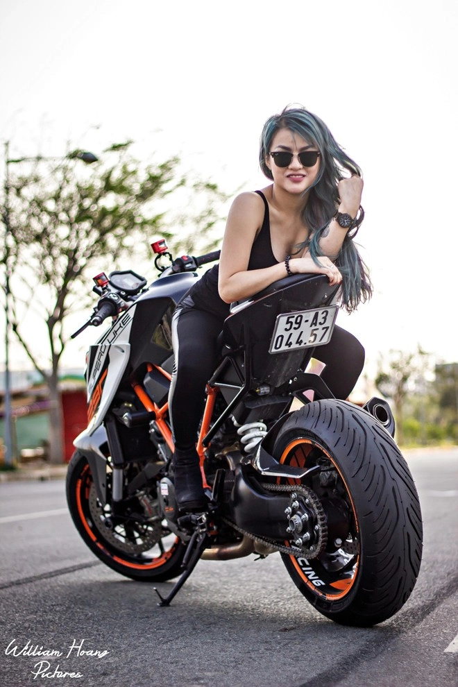 Ktm 1290 super duke r đọ dáng cùng nữ dj sài gòn - 4