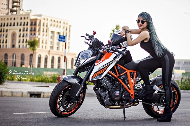 Ktm 1290 super duke r đọ dáng cùng nữ dj sài gòn - 5