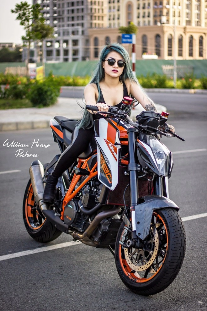 Ktm 1290 super duke r đọ dáng cùng nữ dj sài gòn - 6