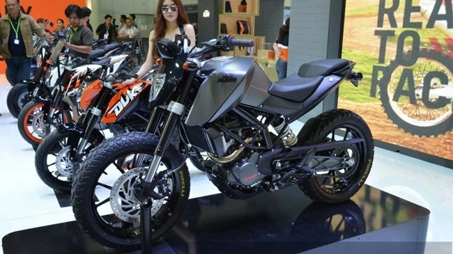 Ktm duke 200 bản custom lạ mắt người xem - 1