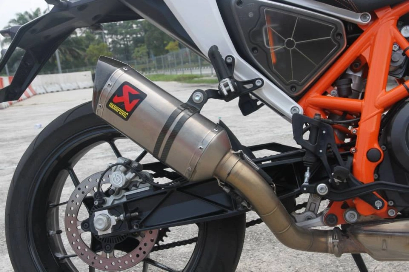 Ktm duke 690 cùng pô akrapovic - 10