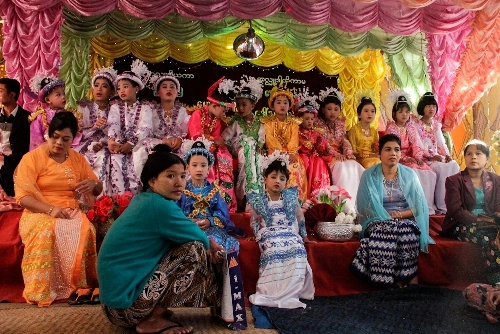 Lễ xuất gia độc đáo của người myanmar - 1