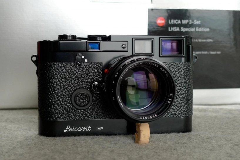 Leica ra mắt máy ảnh có 2gb bộ nhớ - 1