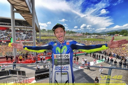 Lorenzo có chiến thắng thứ ba liên tiếp tại motogp 2015 và lần thứ 36 trong sự nghiệp - 12