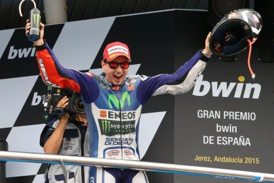 Lorenzo đã xuất sắc có chiến thắng đầu tiên tại motogp 2015 - 6