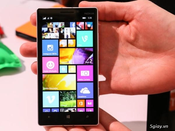 Lumia 930 sẵn sàng thay thế 920 - 1