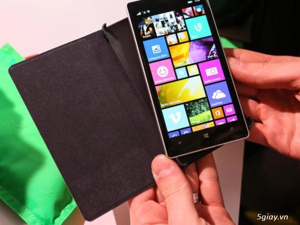 Lumia 930 sẵn sàng thay thế 920 - 7