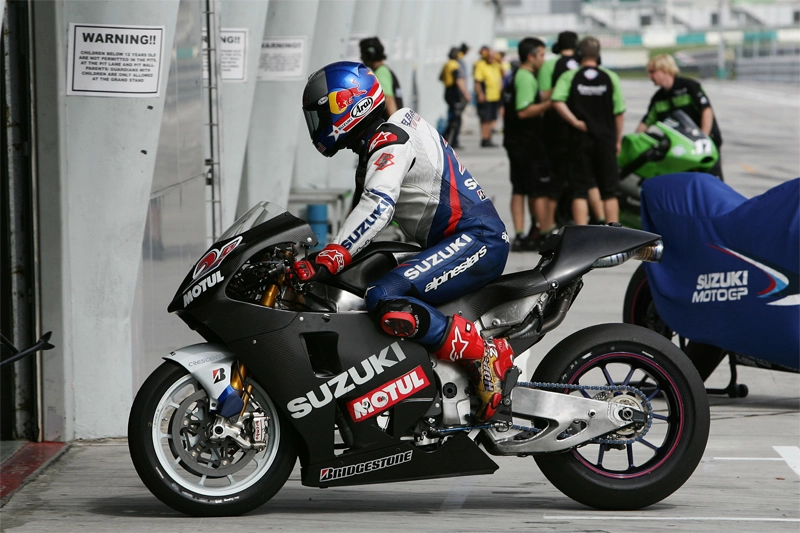 Lượm lặt về siêu xe của suzuki trong giải motogp - 1