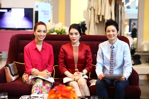 Lý nhã kỳ mời tỷ phú đến việt nam xem lynk fashion show - 3