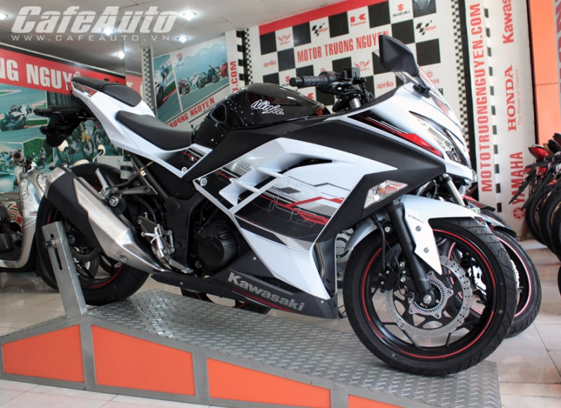 Mẫu sportbike kawasaki ninja 300 se 2014 có trang bị abs mà em cận lực chụp ảnh và review - 1