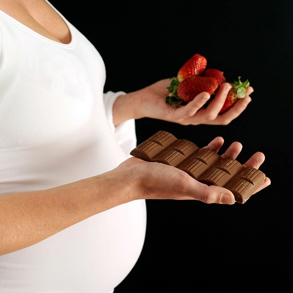 Mẹ bầu bí quyết dinh dưỡng để bé khỏe mẹ không lo béo - 1