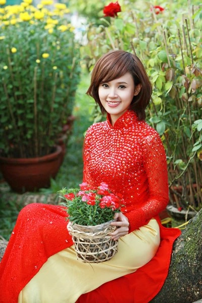 Midu đỏ rực bên huỳnh anh - 4