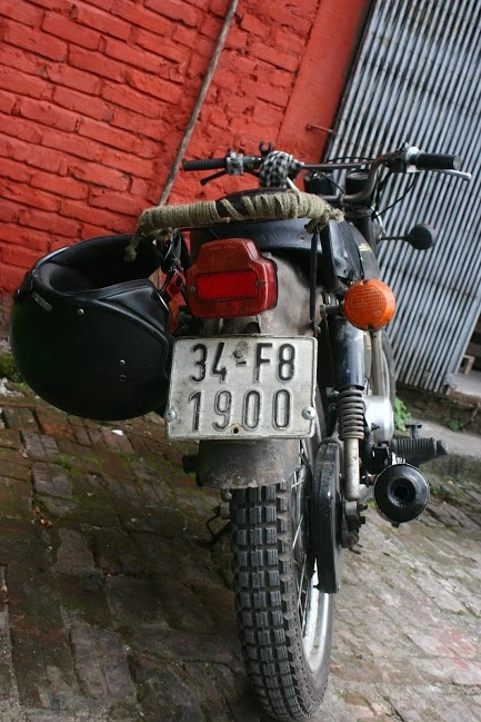 Minsk độ cafe racer giản đơn - 2