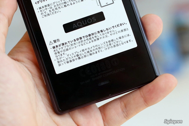 Mở hộp smartphone nhật màn hình full hd viền siêu mỏng - 14