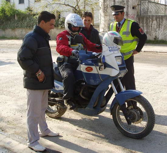 Một vòng ngắm xe mô tô của cảnh sát thế giới - 2