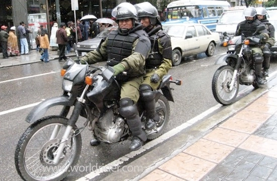 Một vòng ngắm xe mô tô của cảnh sát thế giới - 12