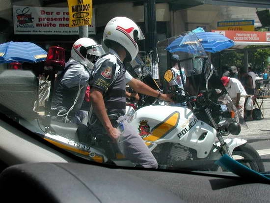 Một vòng ngắm xe mô tô của cảnh sát thế giới - 13