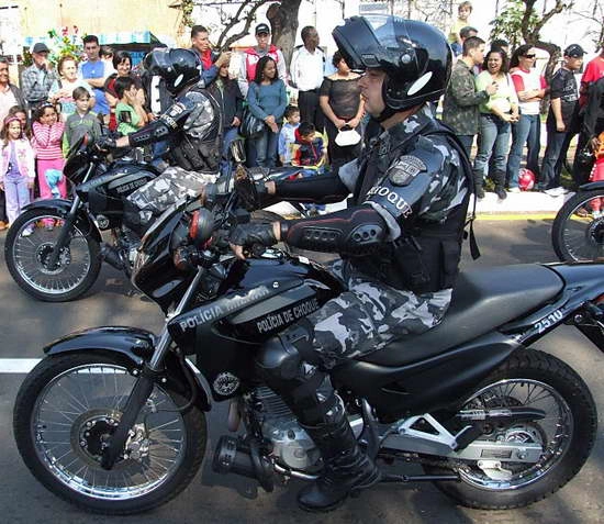Một vòng ngắm xe mô tô của cảnh sát thế giới - 15