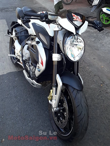 Mv agusta brutale 800 dragster và mv agusta f4 rr cùng xuất hiện trên đường phố long xuyên - 4