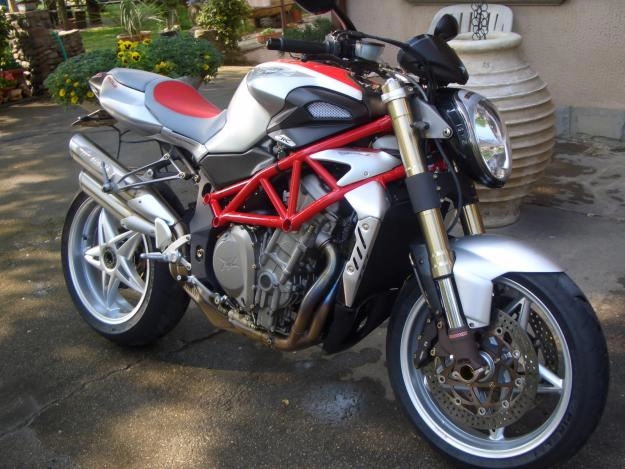 Mv agusta cái tên làm nên tất cả - 13