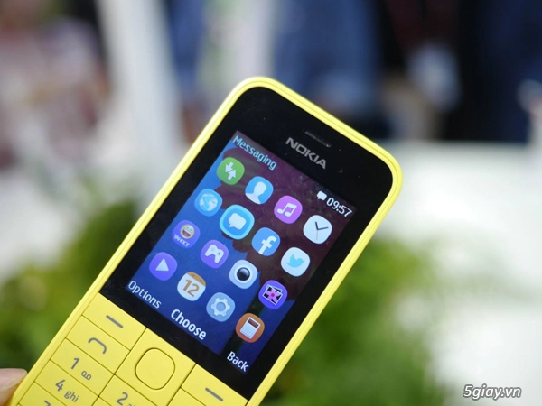 mwc 2014 cận cảnh hai điện thoại giá rẻ cực chất của nokia - 9