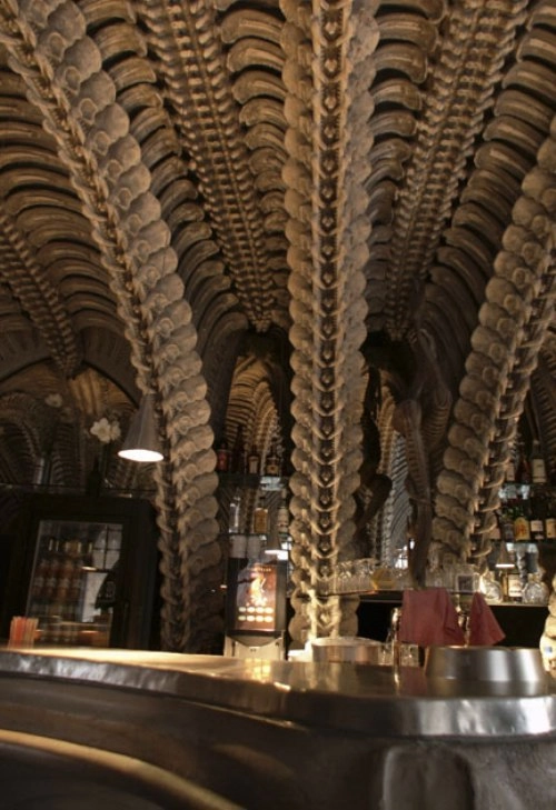 Ngắm giger bar ở gruyères thụy sĩ - 8